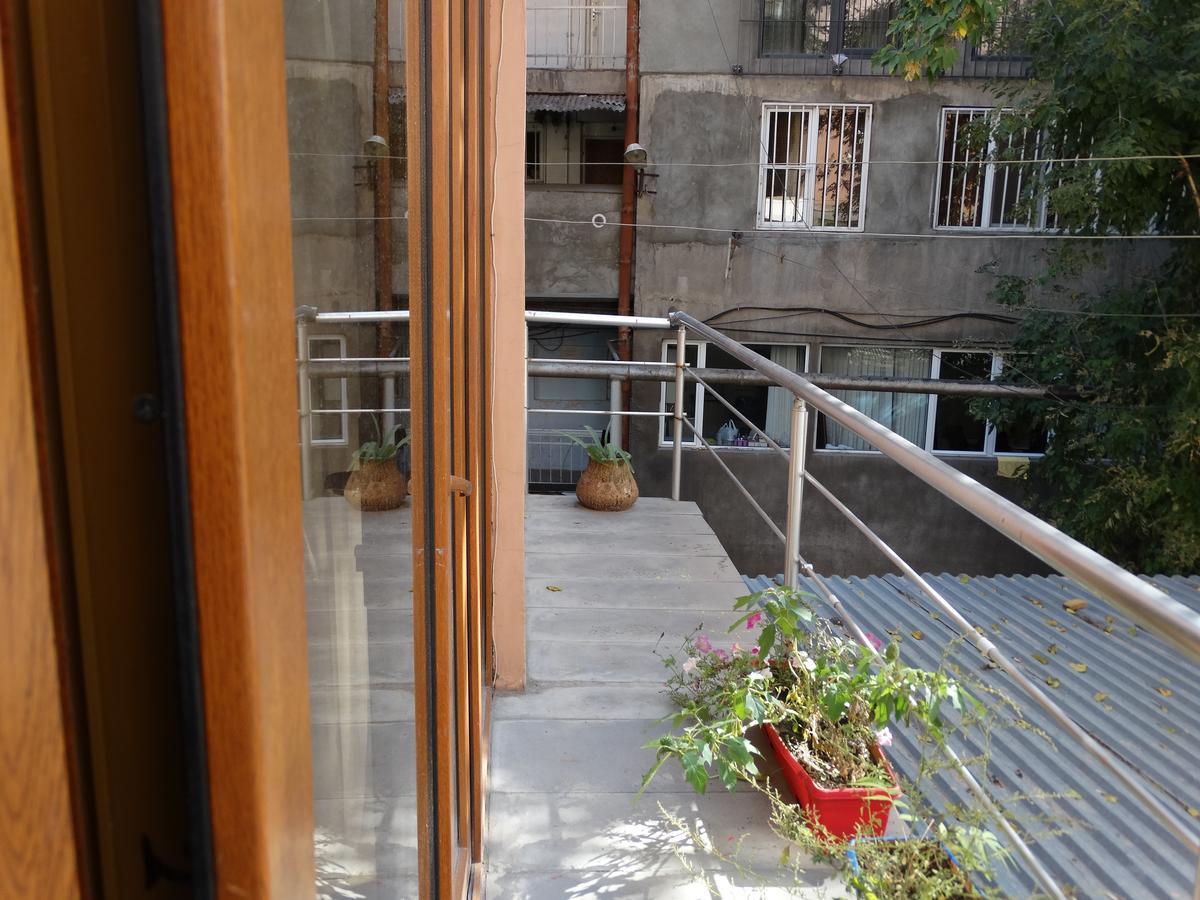 Destiny 1 Hostel Erivan Exterior foto