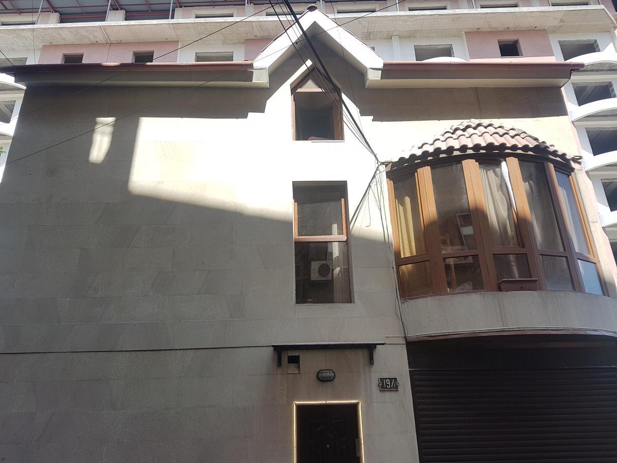 Destiny 1 Hostel Erivan Exterior foto